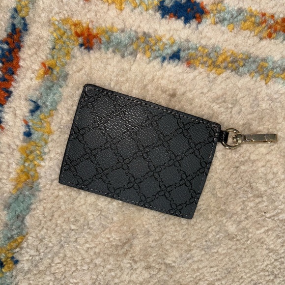 Cards Holder Keychain - Picture 2 of 2